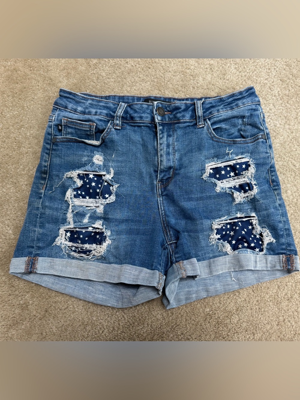 Judy Blue Women's Sz L Blue Distressed Denim Shorts with Star Patch